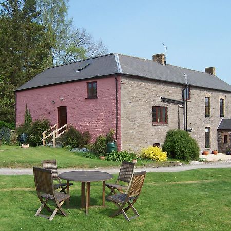 Brynderwen Bed & Breakfast Llangorse Exterior photo